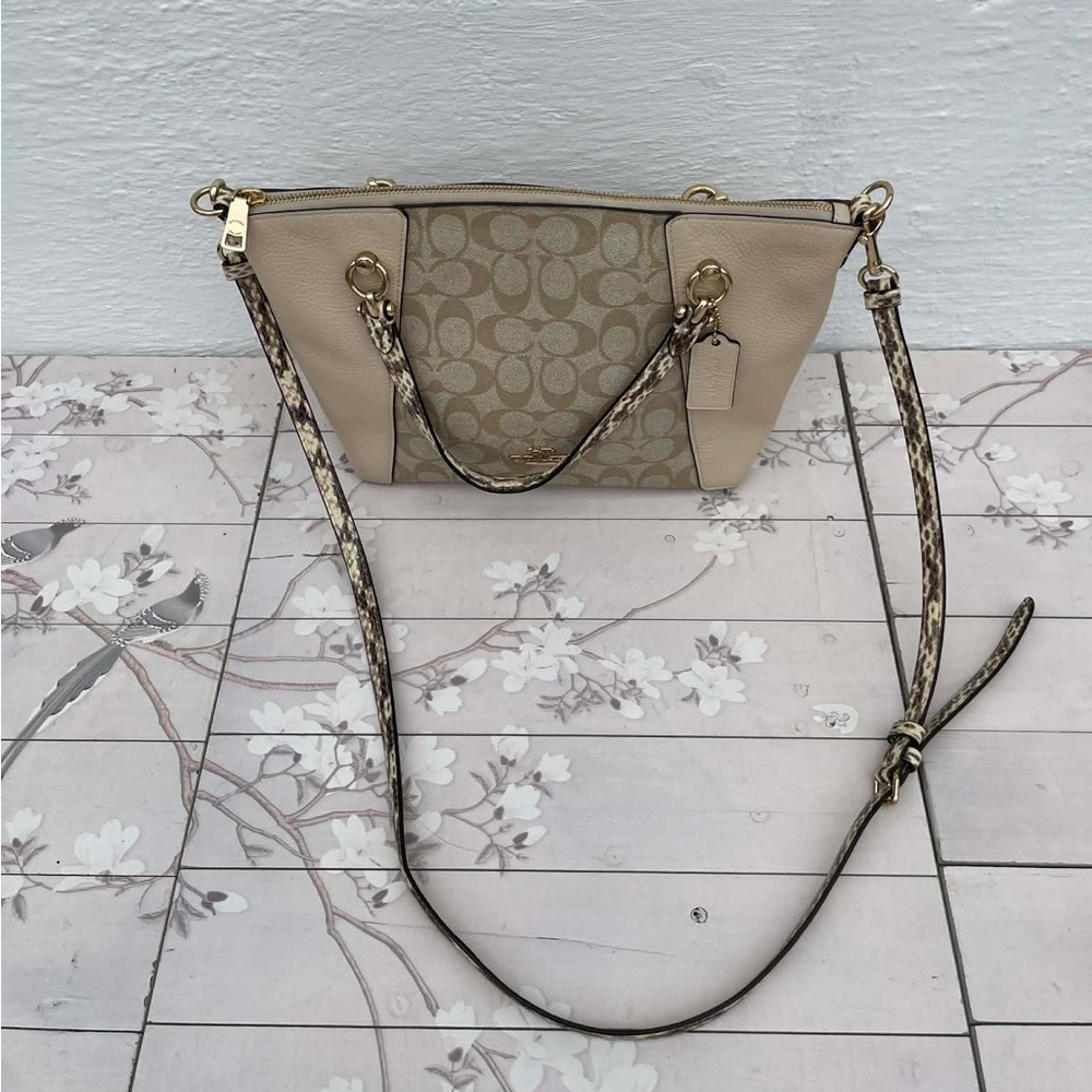 Coach Beige and Cream Crossbody Bag - Picture 3 of 8